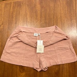 Pink shorts with pockets